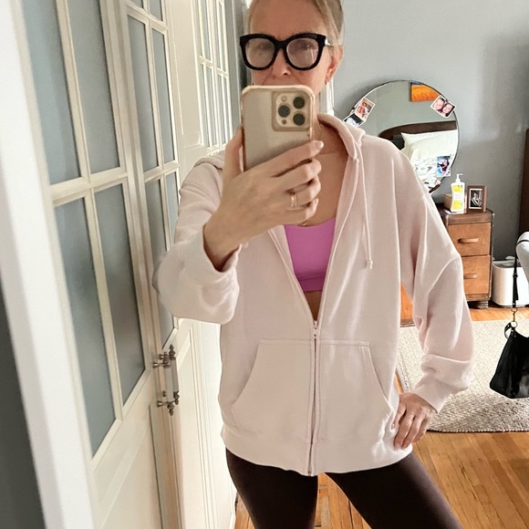 Aritzia TNA Airy Fleece Boyfriend Zip Hoodie - Size Small - Light Pink - Picture 1 of 9